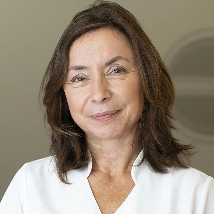Dra Elena Puente